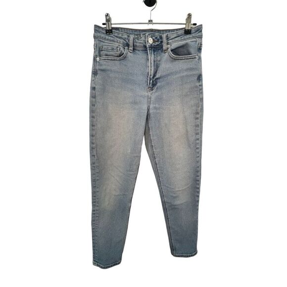 American Eagle Lightwash Mom Jeans - Picture 1 of 4
